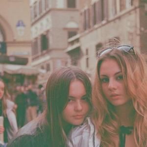 Meet your Posher, Elena